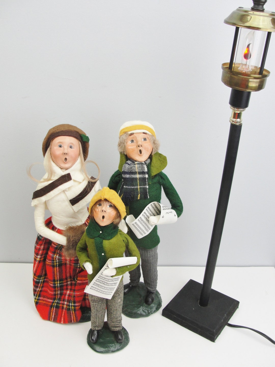 Vintage Byers Choice Christmas Carolers and Lamp Etsy