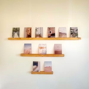 Support photos mural en bois, porte photos personnalisable, barre à photos fait main, cadre photos bois, décoration moderne, cadeau femme.