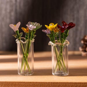 Mini Glass Flower Bouquet: Handcrafted Borosilicate Figurine, Home Decor