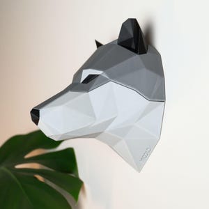 3D Geometric Wolf Wall Sculpture | Modern Animal Head Art for Home & Office Decor | Unique Gift Idea