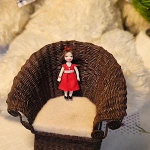 Miniatur OOAK Dollhouse Tiny Spielzeugpuppe Künstler handgefertigt