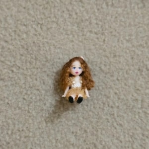 OOAK kleine kleine Puppe OOAK Puppenhaus Künstler Hand modelliert