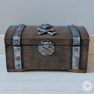 Piratskattkista – handdekorerad decoupage/blandteknik, en present till en man