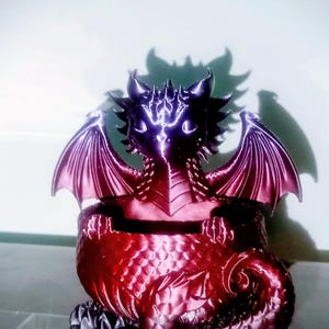 Pot de fleurs dragon imprimé en 3D, noir, rouge, violet, style fantaisie, idéal pour les plantes succulentes. Idée cadeau. Disponible en 3 tailles.