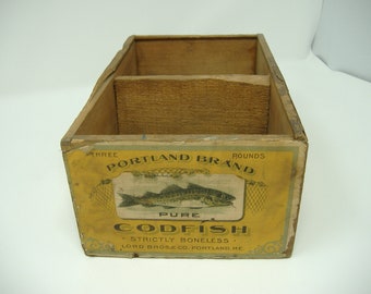Antique Advertising Crate. Wooden Dovetailed Portland Maine Codfish Box. Lord Bros Cod Fish. Paper Label