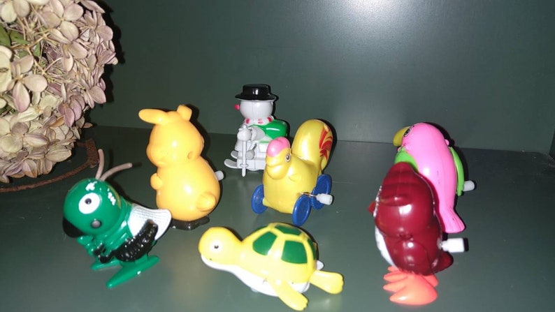 bunny toucan. turtle snowman Variety of animals chicken Basket Easter egg fillers Cricket owl They work Lot 7 Vintage Wind Up Toys