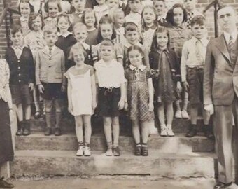 Antique 1920s-30s Framed Photo Of Massachusetts School. B&W Class Picture 8x6