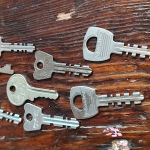 Vintage Lot of Master Lock Padlock Keys