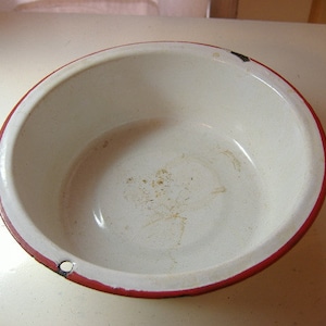 Old Enamelware Wash Basin. White and Red, 7 7/8&quot; in diameter. 2 1/16&quot; deep.