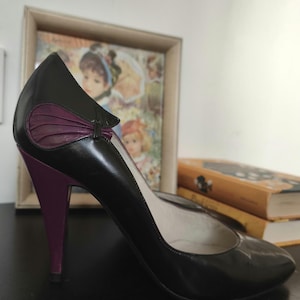 Gina London ladies designer leather shoes from the 80S, black with purple heels, size UK5