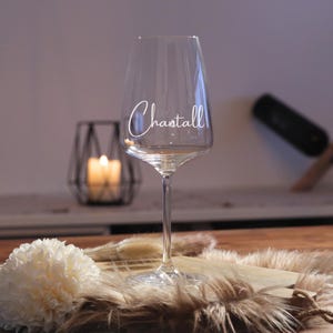 Weinglas personalisiert mit Namensgravur – personalisiertes Glas mit Wunschname – Geschenkidee für Frauen Männer Geburtstag Weihnachten