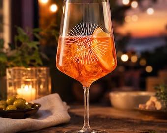 Personalisiertes Aperol-Spritz-Glas mit Namen – Graviertes Stielglas mit Namensgravur