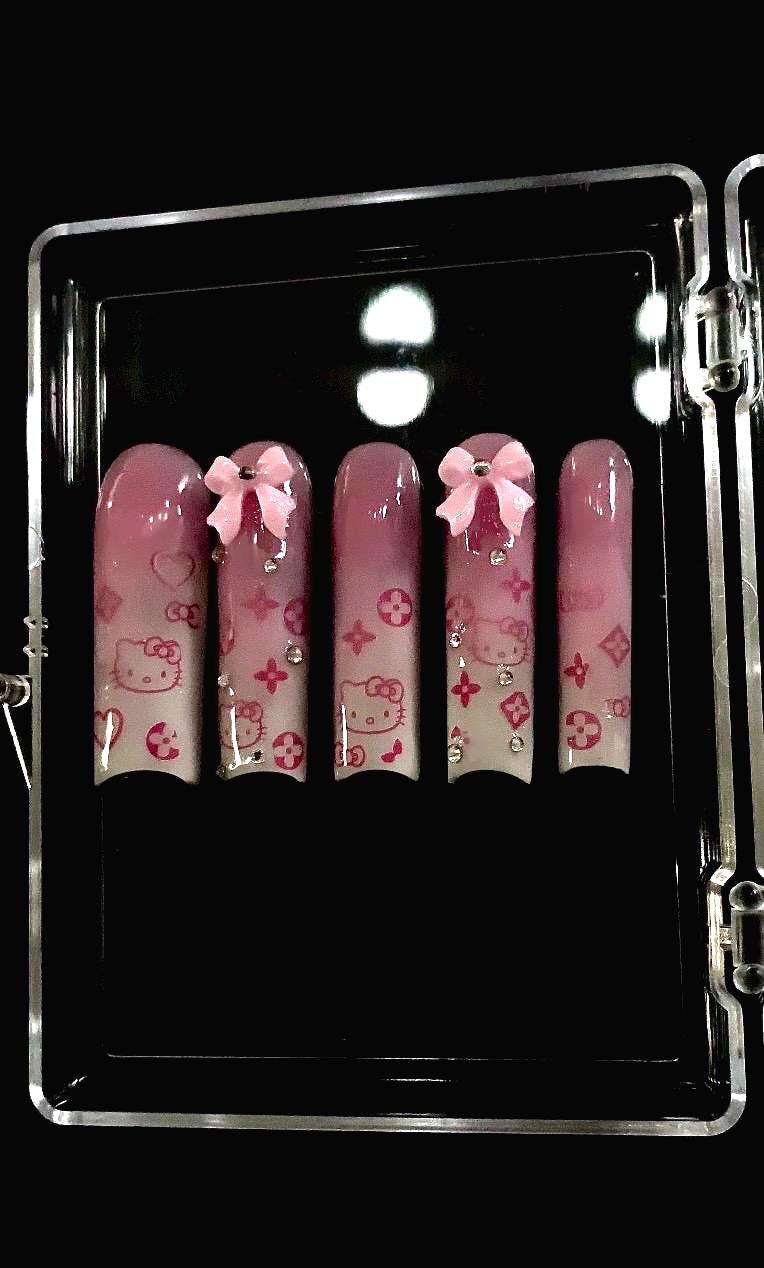 H kitty ombre acrylic press on nails.