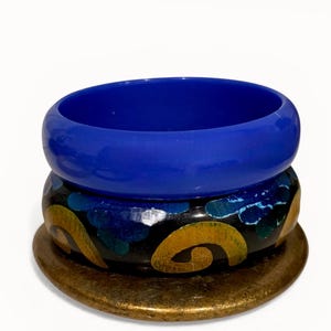 Vintage Cobalt Blue Resin Wood Bangle Set: Hand Painted Swirl Statement Stack