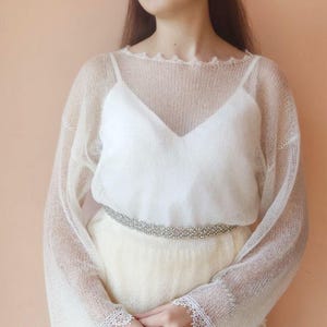 エレガントなホワイトモヘアブライダルセーター、手編みレースのウェディングトップス、軽量モヘアプルオーバー、ニットレースの花嫁セーター、ウェディングカバーアップ