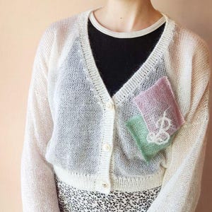 手刺繍入りのパーソナライズされたモヘアブライダルカーディガン、モノグラム入りのカスタムウェディングセーター、花嫁のエンゲージメントジャケット、かぎ針編みのウェディングボレロ