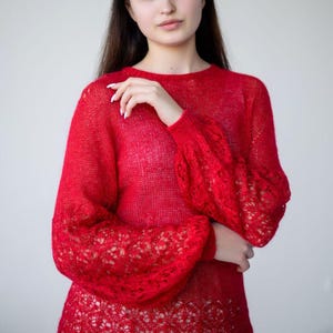 ベルスリーブのユニークなレッドモヘアセーター、シースルーニットプルオーバー、コケットな花嫁セーター、ファッショナブルなハンドメイドレディースモヘアジャンパー