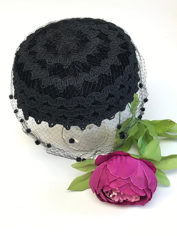 Vintage Evelyn Varon Black Velvet Hat & Veil Mint 
