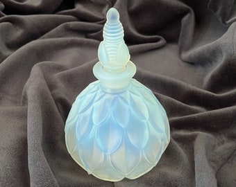 Sabino Opalescent Art Glass ‘Petalia’ French Perfume Bottle & Stopper, 1940’s