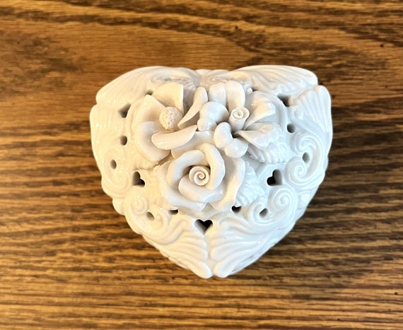 Heart Jewelry Trinket Box with Applied Roses, Ivo… - image 1