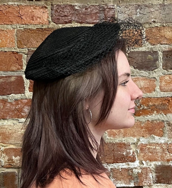 Vintage Black Straw Topper Hat, Veil, Small Flowe… - image 3