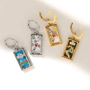 Mélanger et assortir les boucles d'oreilles tarot, boucles d'oreilles soleil étoile lune magicien impératrice amoureux du zodiaque, cadeau de bijoux astrologie fait main imperméable personnalisé
