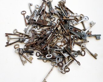 5 Authentic Vintage Skeleton Keys, Metal Keys for Crafting and Jewelry Making, Antique Keys