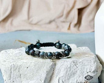 Handmade Yooperlite Macrame Bracelet: UV Reactive Flame Stone Jewelry
