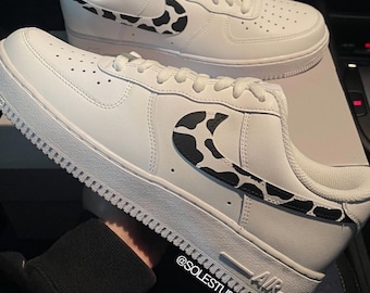 Custom handgeschilderde custom Air Force 1 sneakers met koeprint swoosh, schoenen met dierenprint, alle maten