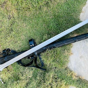 Espada de práctica personalizada con guarda en forma de S y hoja de 99 cm (39") - Forjada a mano - Hecha a mano en Nepal - Herramienta para exteriores