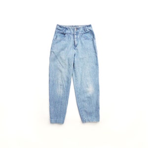 80s stonewash Jeans.  High waisted acid wash denim.  Cropped length. 27&quot; waist. Ankle grazing Jeans