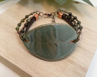 Green Leaf Bracelet, Nature Gift, Pressed Leaf Jewelry, Plant Lover Gift, Ceramic Jewelry, Botanical Charm Bracelet