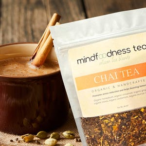 Cafeïnevrije chai-kruidenthee: biologische rooibosmix voor gezellige momenten