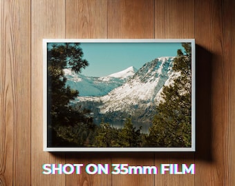 Pyramid Peak en Fallen Leaf Lake op kleurenfilm, fotoprint