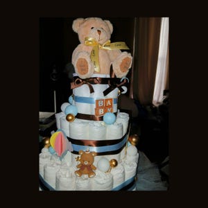 Pastel de pañales para Baby Shower o fiesta de cumpleaños de niño/niña, se puede hacer a pedido con cualquier decoración, como osos, elefantes, etc., en cualquier color.