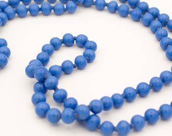 Vintage art deco long flapper sautoir necklace with periwinkle blue glass beads