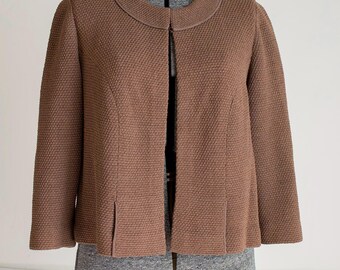 Vintage 1950s light brown cropped knit jacket by Elisabeth Sands Custom Knits for Bergdorf Goodman, size M