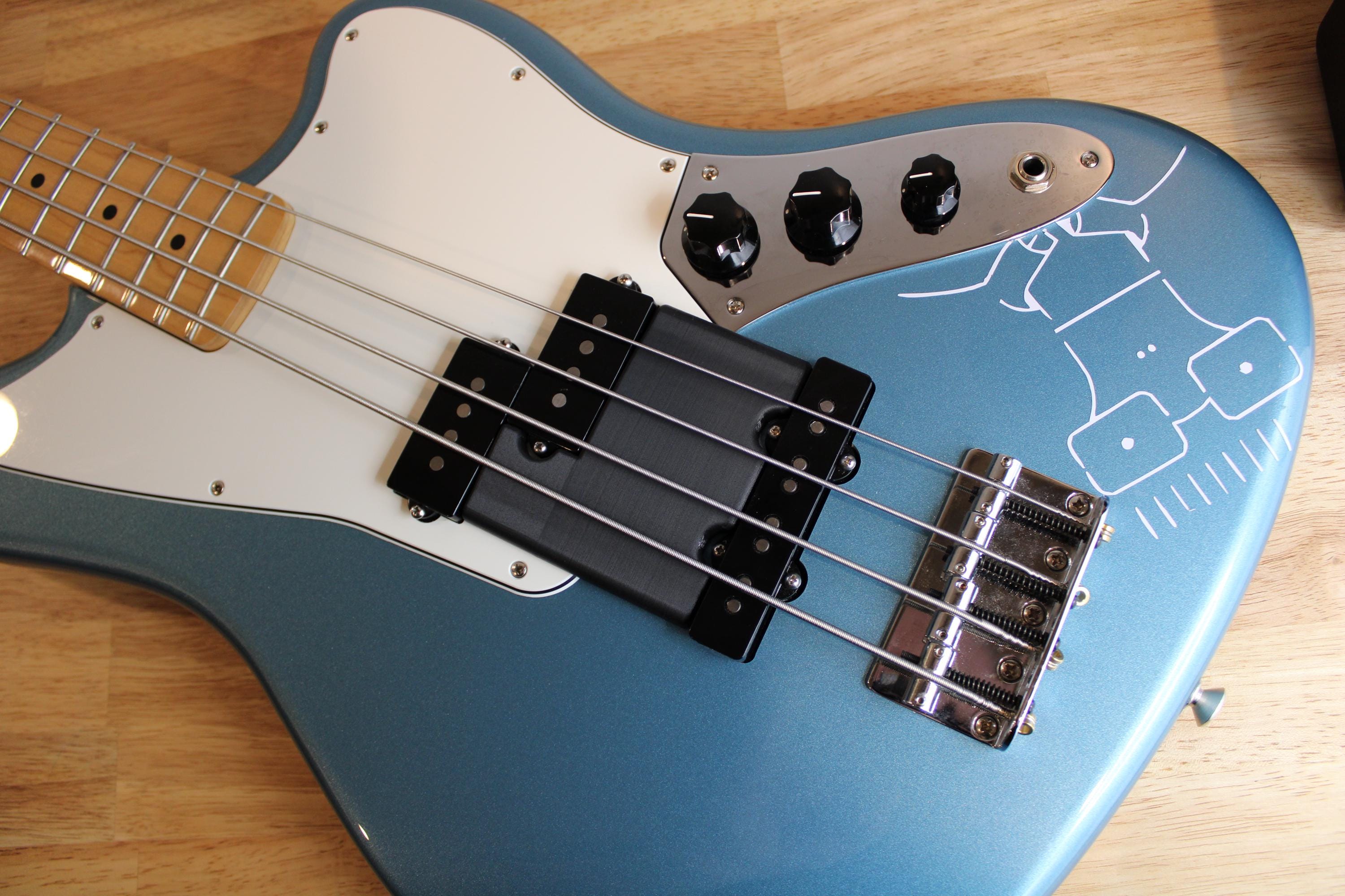 Bacchus ベース ペイズリー柄ピックガード Bacchus ベース ペイズリー柄ピックガード Bacchus ベース ペイズリー