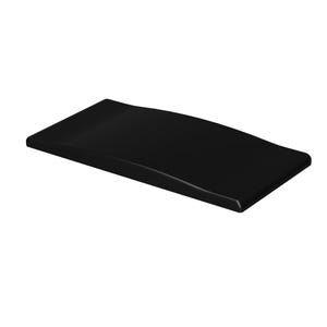 Peut inclure: Un plateau rectangulaire noir uni avec un bord légèrement incurvé. Le plateau a une finition lisse et brillante et un bord légèrement surélevé d'un côté. Le design est minimaliste et moderne.