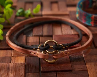 Collare per cani in pelle arrotolata con anello in ottone, collare con targhetta identificativa sottile