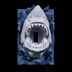 Couvercle d&#39;interrupteur d&#39;éclairage de requin imprimé en 3D : décor océan pour les amateurs de requins