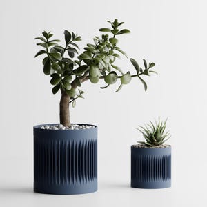 3D Printed Vertical Ridge Plant Pot – Modern Minimalist Indoor Planter, Unique Gift for Plant Lovers