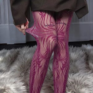 Collant trasparenti con motivo floreale in pizzo viola da donna: calze a rete con estetica gotica, calze trasparenti sexy e uniche per feste, cosplay
