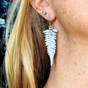 Antique Silver Fern Earrings: Hypoallergenic Dangle Botanical Jewelry