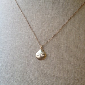 Gold Seashell Necklace, Tiny Seashell, Seashell Charm, Bridesmaid Gifts, Shell Necklace, Dainty Charm, Mermaid Necklace, Bridesmaid Gifts