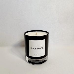 À La Mode | 手作り 9.5 オンス ココナッツ ソイ ワックス キャンドル – 天然、環境に優しい、長持ちする香りのキャンドル