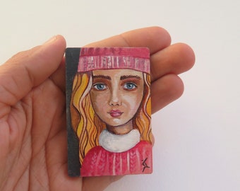 Original Dollhouse Miniature Pink Woman, Unfraimed mini portrait painting, Original Miniature Painting, Miniature portrait, wood miniature