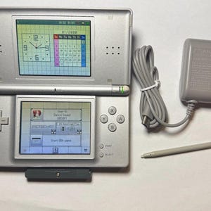 Nintendo DS Lite - Gloss Silver *Refurbished*