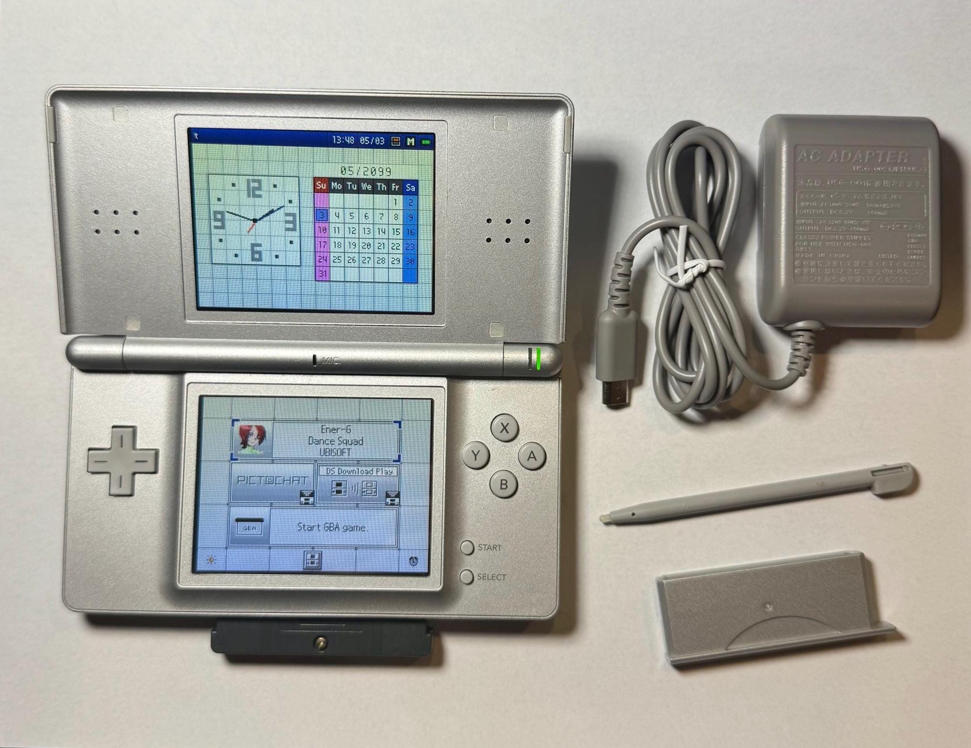 ニンテンドーDS - ニンテンドーDS lite ポケットモンスターソウルシルバー　ファイアレッド他 ds lite 本体 ファミコンカラー風 ポケモン ソウルシルバー 付き