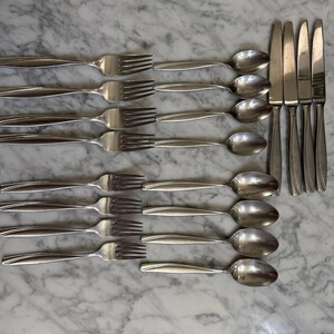 Oneida CAMLYNN CLEO Frosted 20 pcs Stainless Flatware Silverware 4 Piece Place S